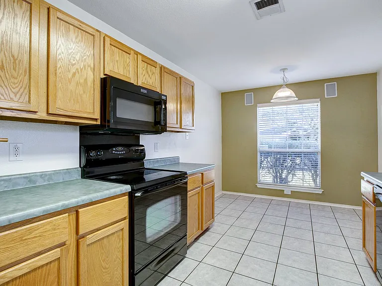 523 Granite Clf — Photo 9