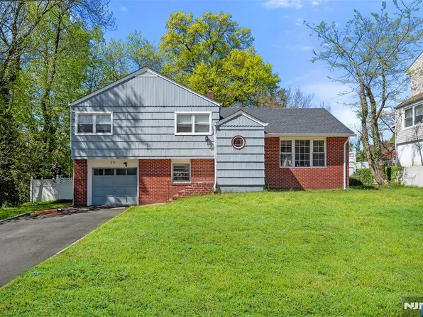 20 Blish Pl, Dumont, NJ 07628