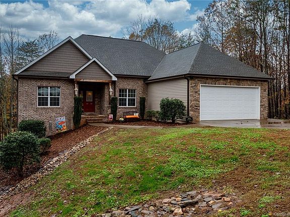 3rd image of 3952 Pineknoll Dr