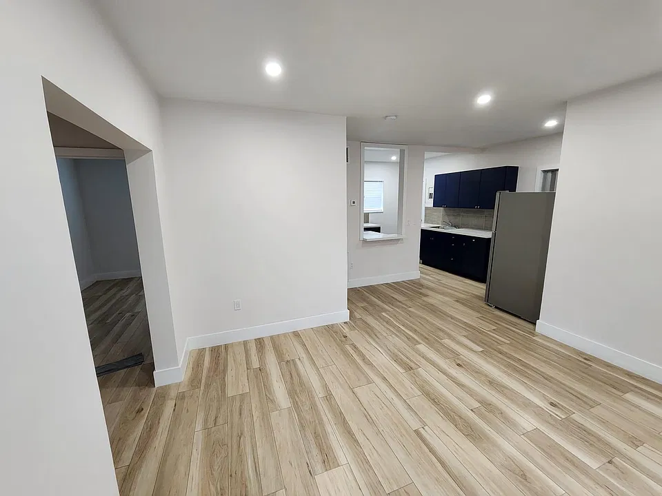 1275 Marseille Dr