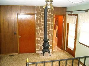 4th image of 161 Greenfield Dr