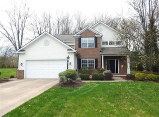 8330 Sunnydale Dr, Brecksville, OH 44141