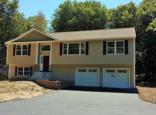 14 Woodbridge Manor Rd, Ansonia, CT 06401