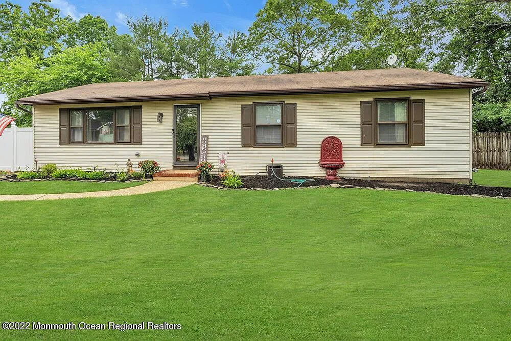 3 bed, 1248 sqft, $3,100 — Photo 1
