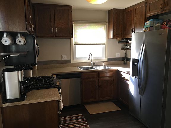 2nd image of 1626 Broadmoor Ln