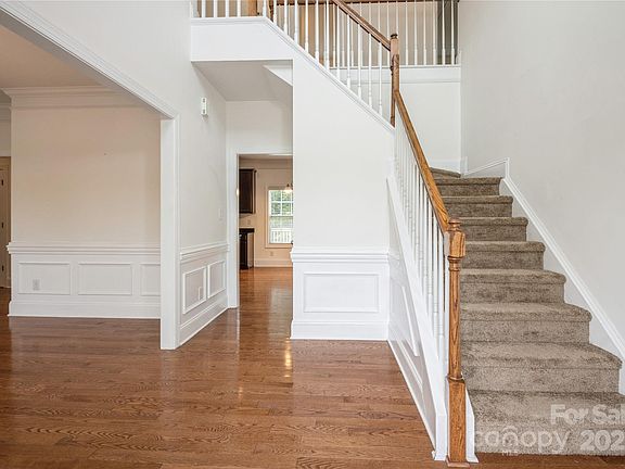 5th image of 4015 Amber Leigh Way Dr