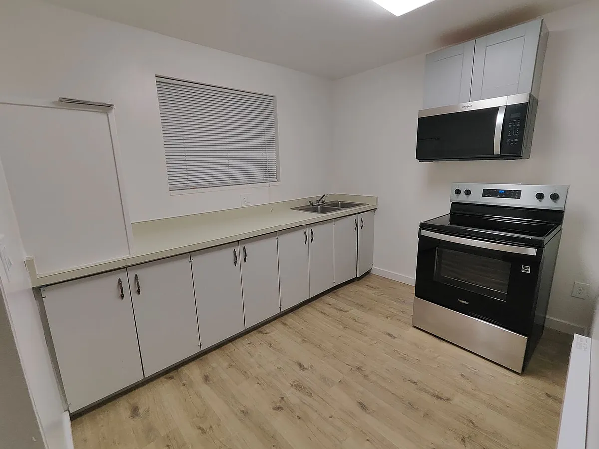 Building Photo - 320 S 700 E
