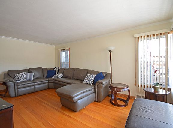 2nd image of 4159 N Melvina Ave