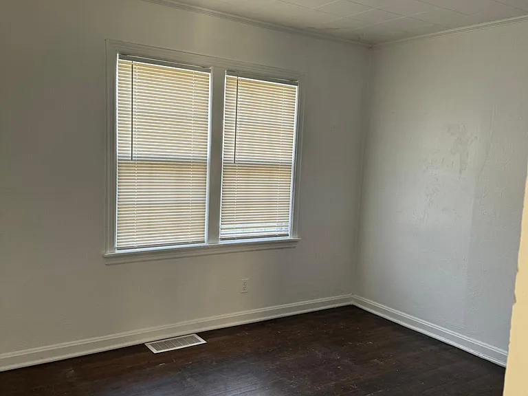 7501 Brooklyn Ave — Photo 15