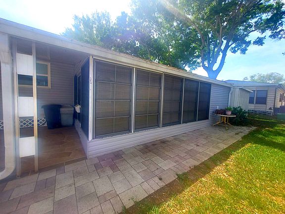 2nd image of 12100 Seminole Blvd #301