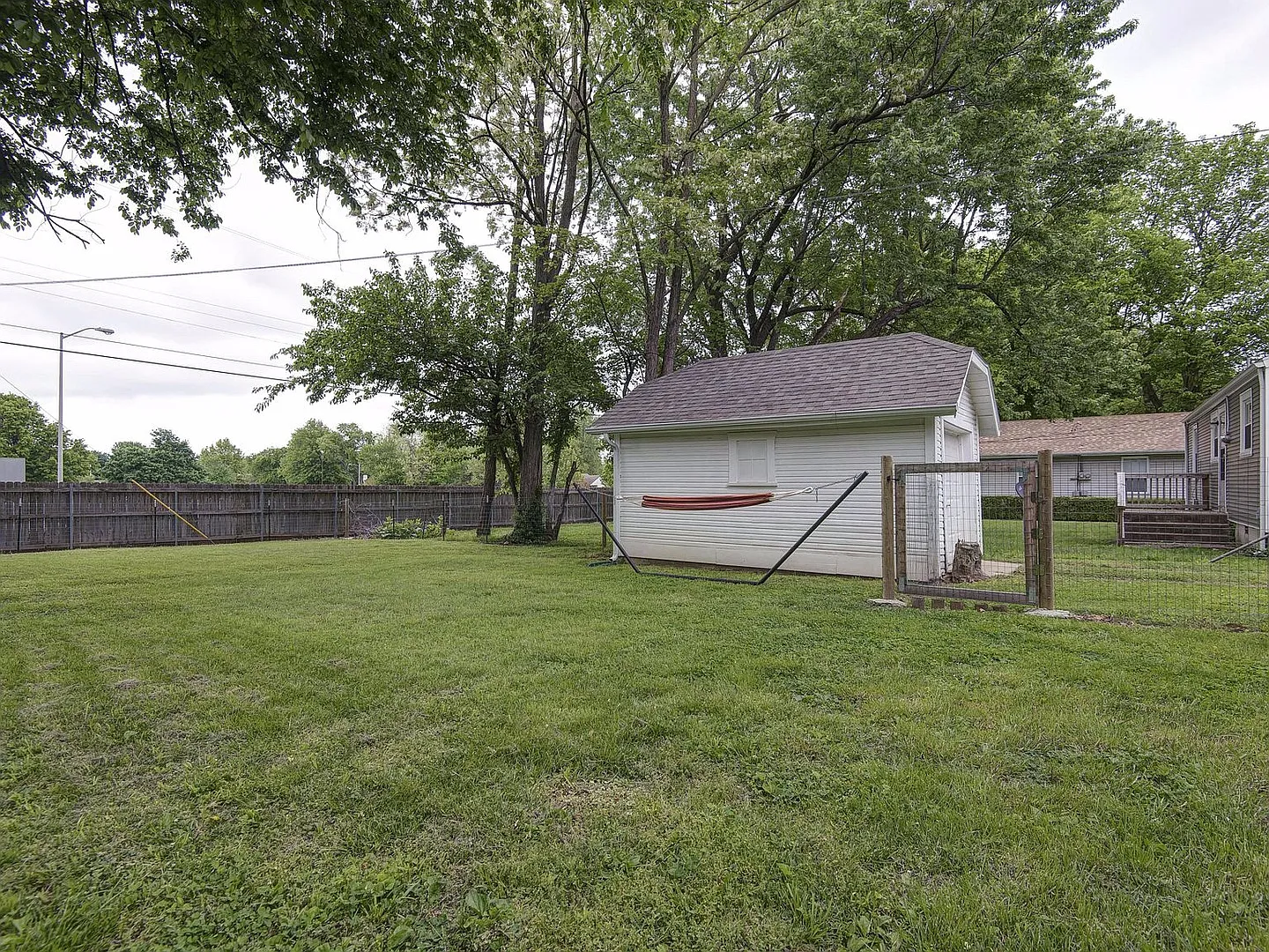 Charming All Brick Bungalow! Springfield MO--Available Now! — Photo 2