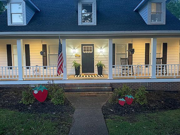 2nd image of 814 Mary Key Dr