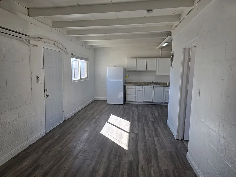 1911 Princeton St — Photo 27