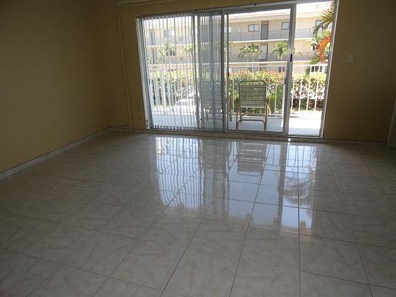 3rd image of 4001 S Ocean Blvd APT 219