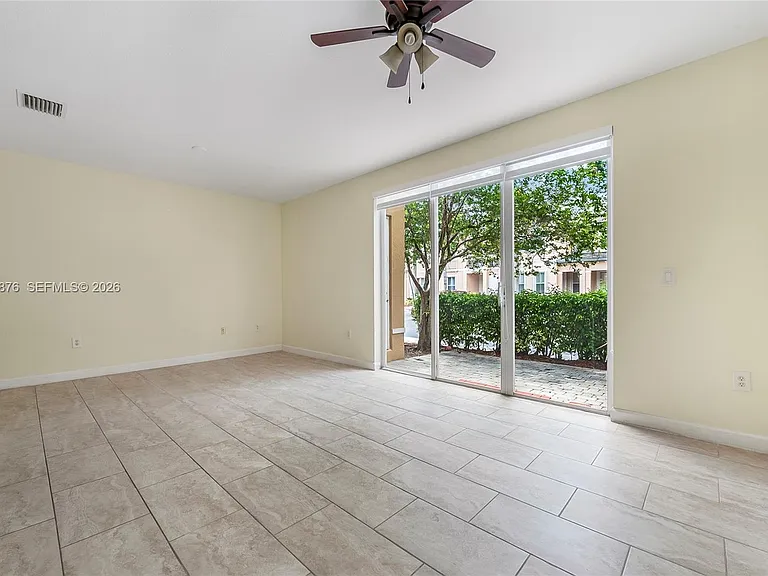 230 SE 29th Ave #1 — Photo 12