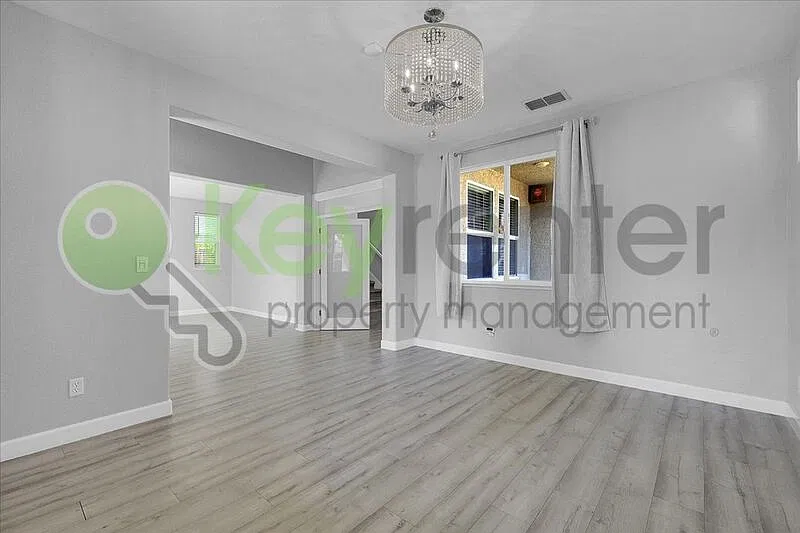 4 bed, 3.0 bath, 3003 sqft, $3,700 — Photo 4