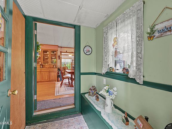 5th image of 344 Stewart White Rd