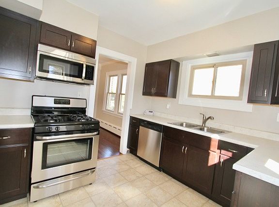 3rd image of 1013 W Atlantic Ave