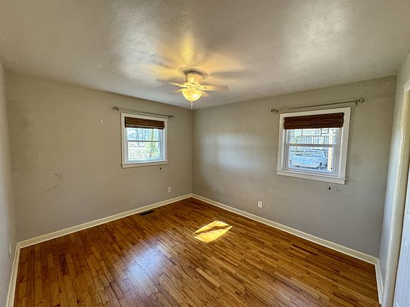 5th image of 804 Hereford Dr