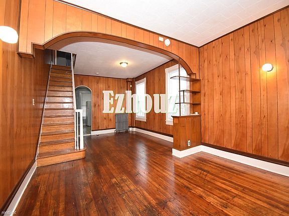 1201 N Luzerne living