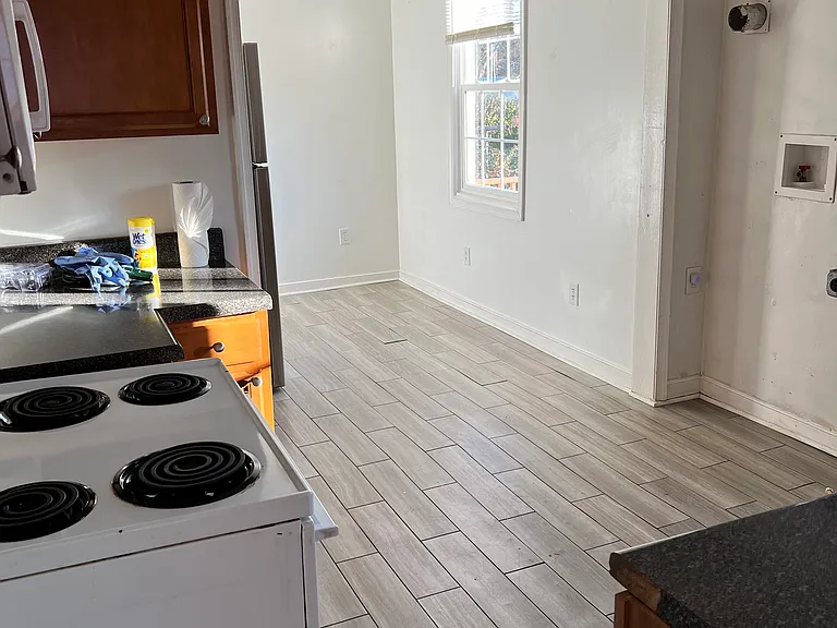 1811 Binford Ln — Photo 7