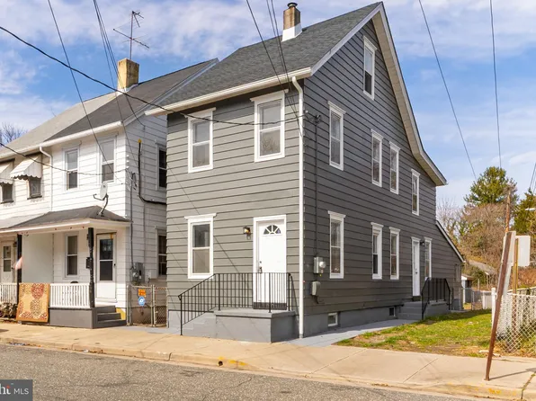 16 Church St, Salem, NJ 08079