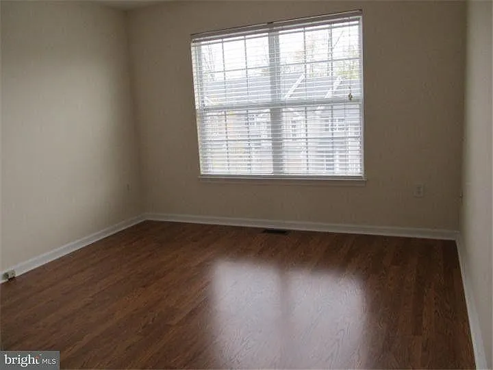 5 Jackson Ave — Photo 14