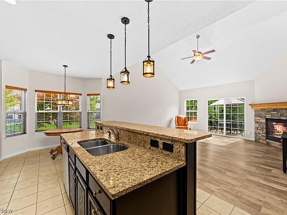 4th image of 8342 Beaumont Dr