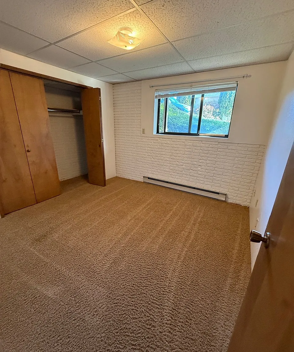 2 bed, 700 sqft, $1,100 — Photo 2