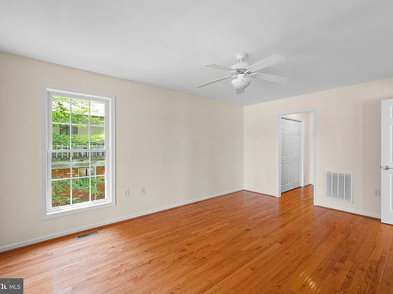 686 Lake Caroline Dr — Photo 16