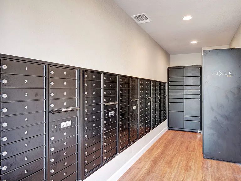 Package Lockers & Mail Room