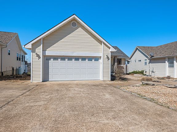 2nd image of 1927 Mule Barn Dr