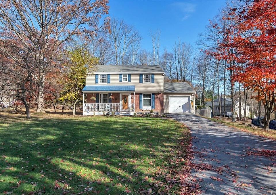 1st image of 18 Twin Brooks Dr