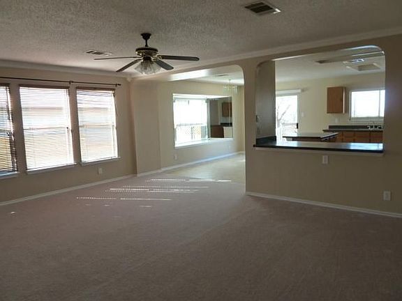 2nd image of 2936 Donnell Dr