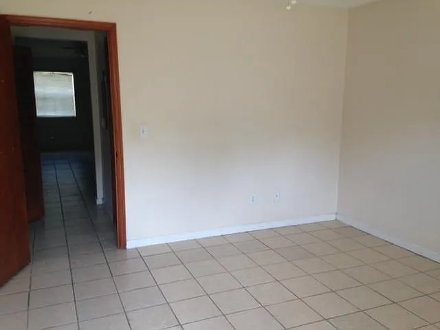 2107 Continental Ave — Photo 2