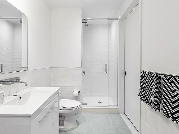 5th image of 55 Liberty St APT 4B