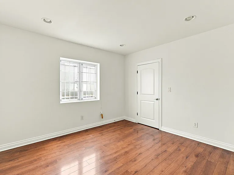 246 E Gage Ave — Photo 13