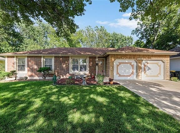 2nd image of 4753 Lucille Ln