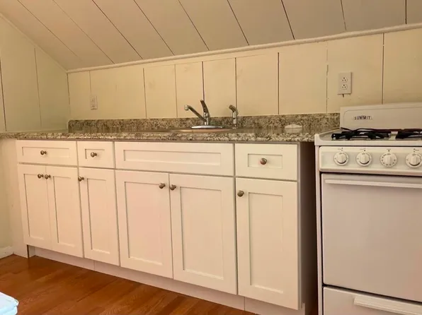 50 Lyng St, Dartmouth, MA 02747