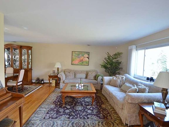 3rd image of 49 Scudders Ln