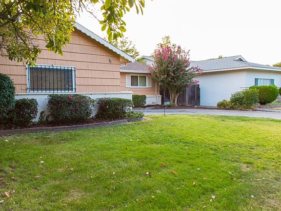 3rd image of 5120 Bonniemae Way