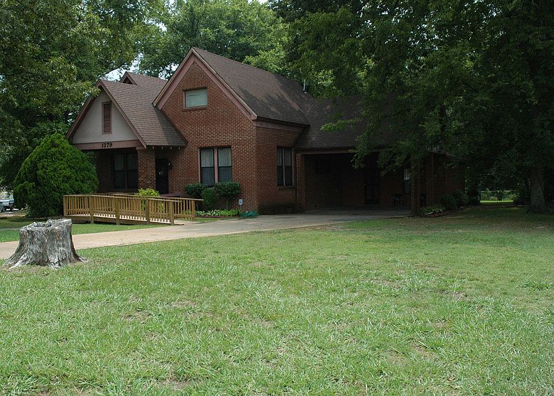 1st image of 1379 E McLemore Avenue +acre