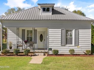 803 Bell Ave, Lenoir City, TN 37771