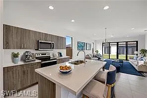 3 bed, 2.0 bath, 1630 sqft, $2,100 — Photo 2