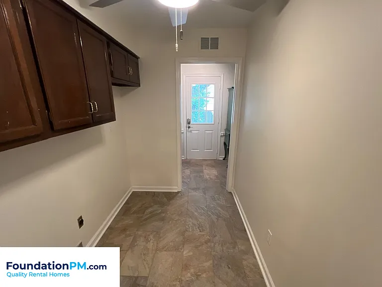 7939 Dovie Ln — Photo 9