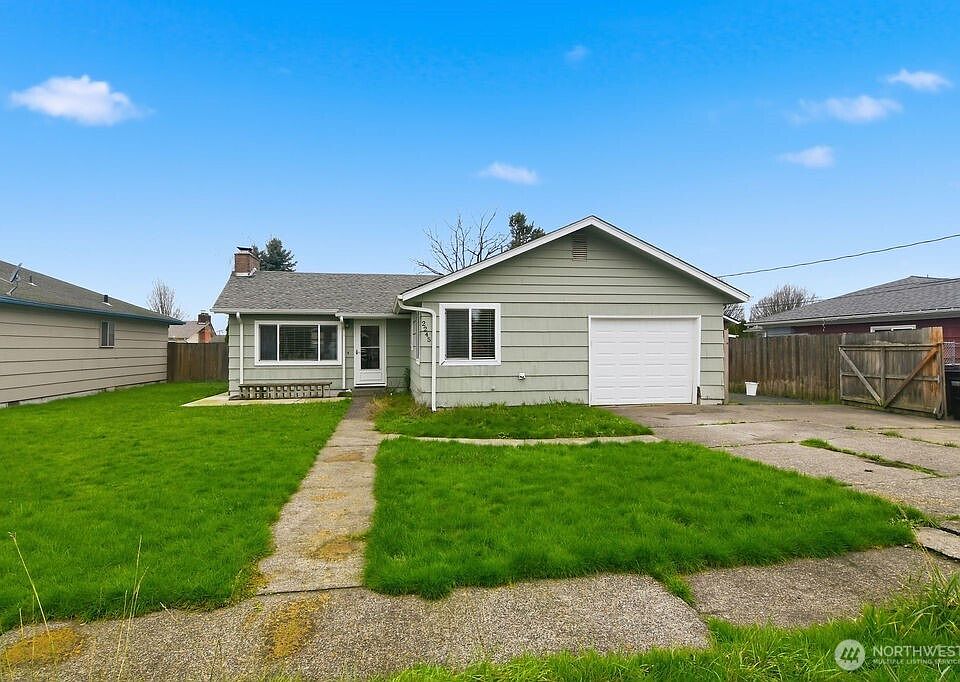 1st image of 2245 36 Avenue