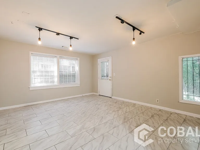 1326 North Ave #C — Photo 7