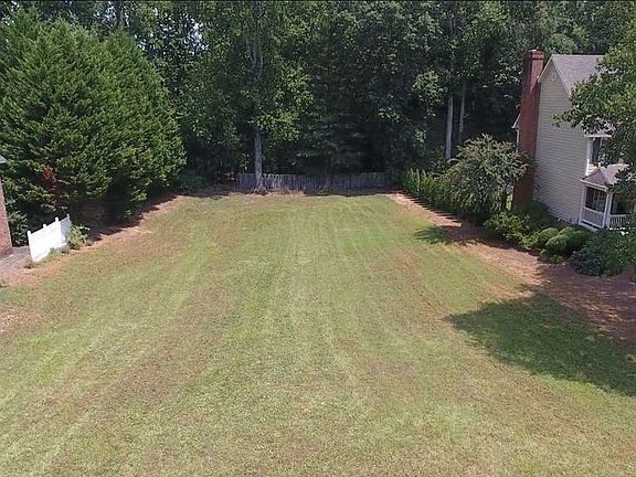 2nd image of 108 Briarwood Dr