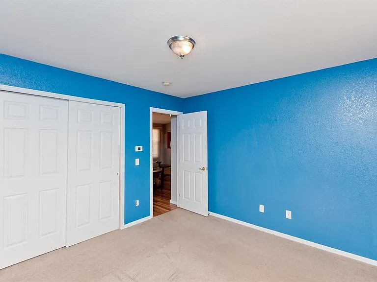 541 Shanne St — Photo 15