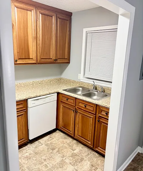 1310 Coral Rd #A — Photo 5